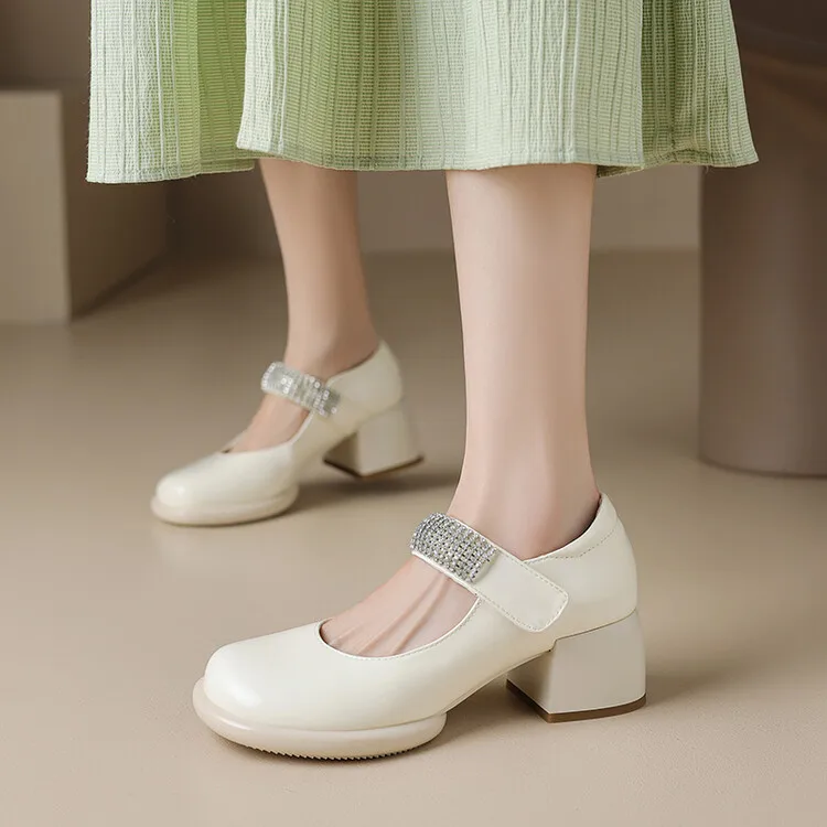 Oversize Grande tamanho Grande tamanho do dedo do pé Redondo Grosso Calcanhar Bombas de calçados femininos sapatos de mulher com design Strass simples e elegante