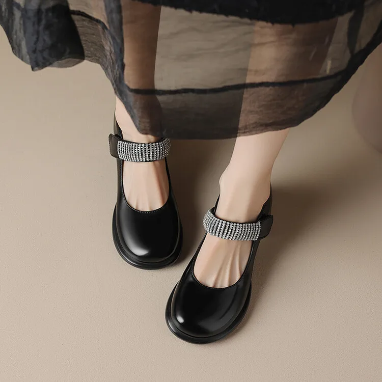 Oversize Grande tamanho Grande tamanho do dedo do pé Redondo Grosso Calcanhar Bombas de calçados femininos sapatos de mulher com design Strass simples e elegante