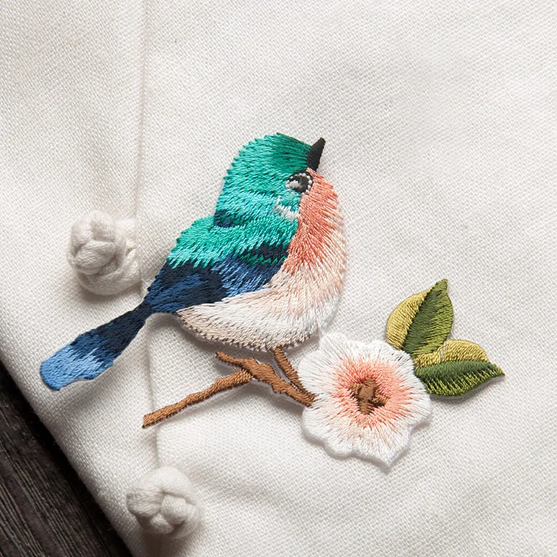 Pássaro de Ferro em Patches para o Vestuário Animal Bordados Apliques de DIY Chapéu, Casaco, Vestido de Calças de Acessórios de Pano Decorativo Adesivo Emblema