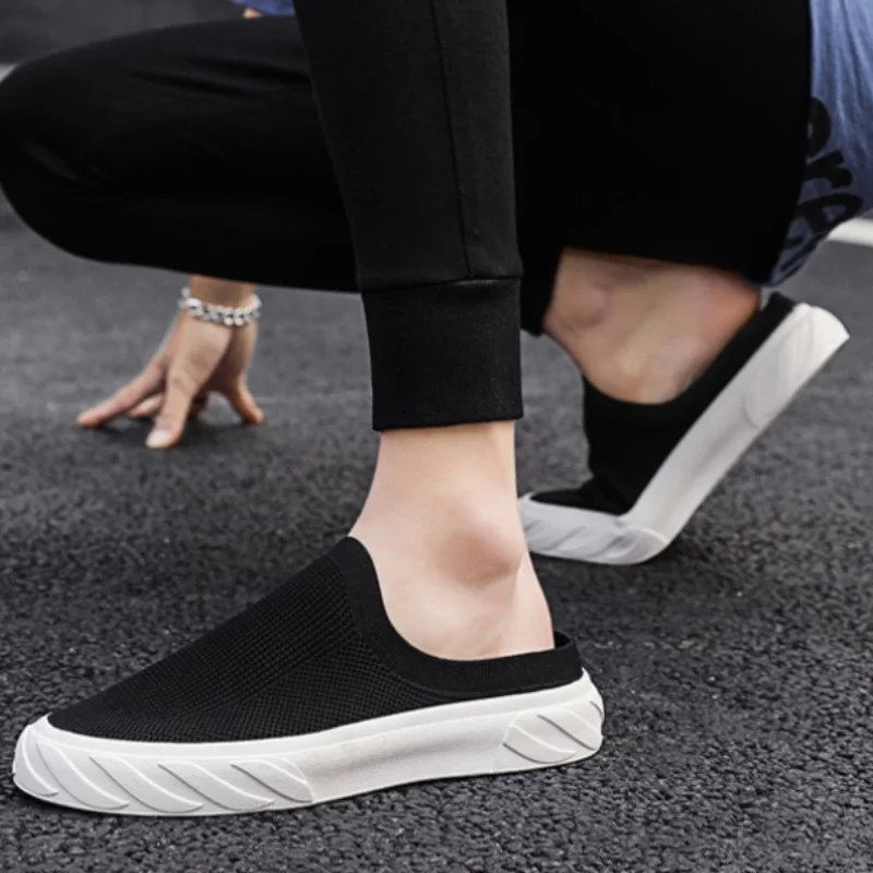 Homens Voar Tecer Fechado do Dedo do pé de Meia Chinelos de quarto 2023 Moda Verão Respirável Plana Sapatos para Homens de Luz Casual Deslizar sobre Sapatos