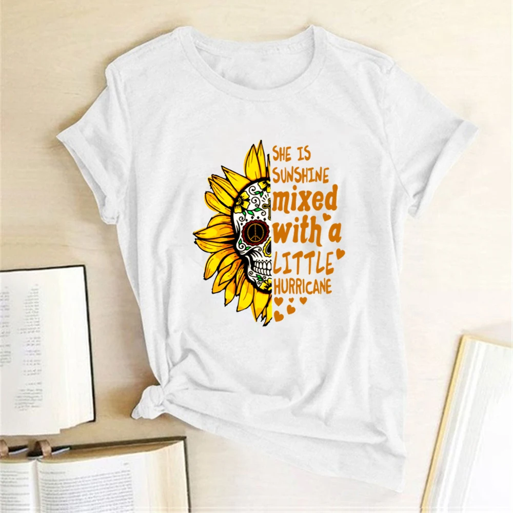 Seeyoushy Girassol Crânio Ela É um Sol de T-shirt Impresso das Mulheres de Verão T-Shirts Estética Superior para as Mulheres Harajuku Camisetas Mujer
