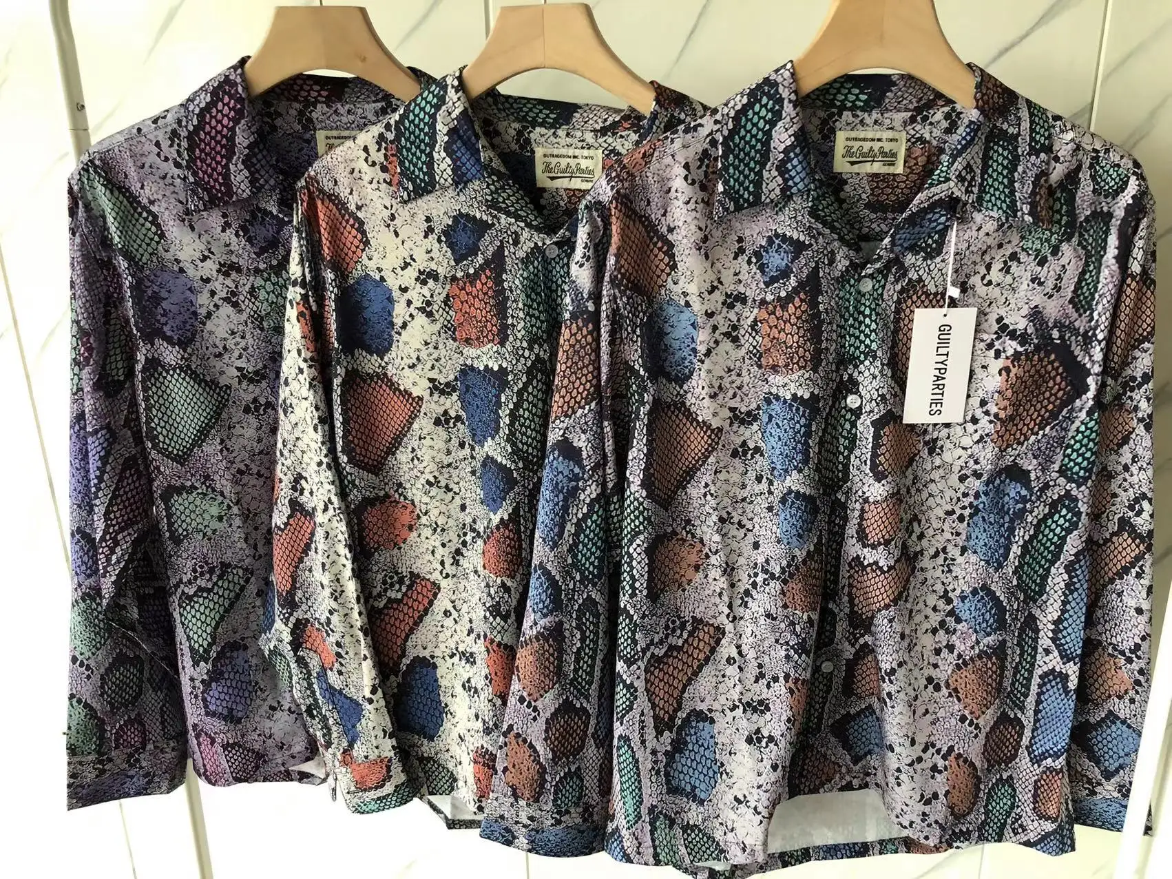 23SS Streetwear
 Snake Print MALUCO MARIA Camisa Havaiana Homens Mulheres de Alta Qualidade para a Nova safra de Mangas Longas Camisas de Goth