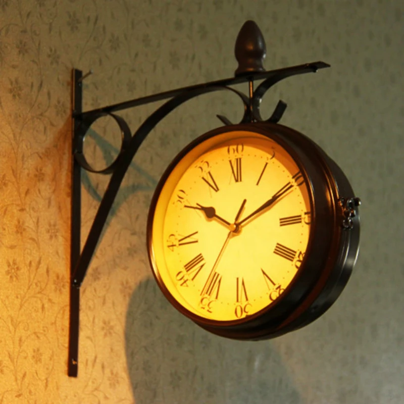 Europeia Retro Dupla Face Relógio de Parede Dupla face Suspensão Relógios de Sala, Decoração de Casa Silenciosa Agulha de Quartzo Relógio de Parede