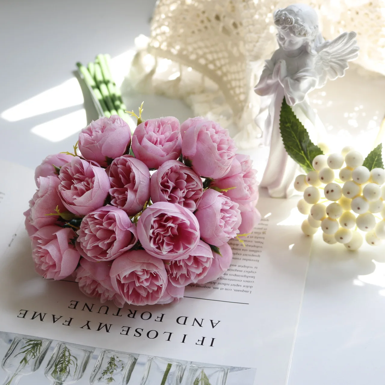 27 Cabeças Pequenas de Chá de Rosas Artificiais, Flores Falsas Flores de Seda Rosas de Casamento, Buquê de Noiva Tabela DIY Decoração de Casa Falso Flores Rosa