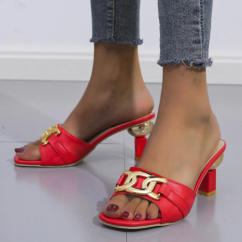 2023 nova Verão de Mulheres Chinelos, Sandálias, Sapatos Feminino, Metal Dourado Cadeia de Moda feminina Casual Slides Mulas Interior Zapato Mujer
