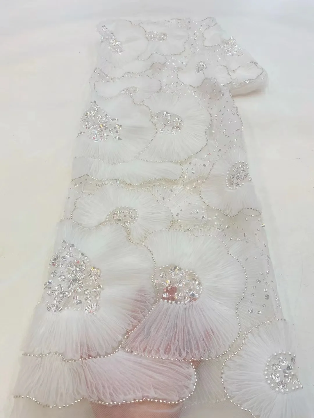 Noiva De Renda Frisado Tecido Branco Para O Casamento, Vestidos De Luxo Mão Esferas De Cristal De Alta Qualidade Africano Sequência De Tule De Malha De Material
